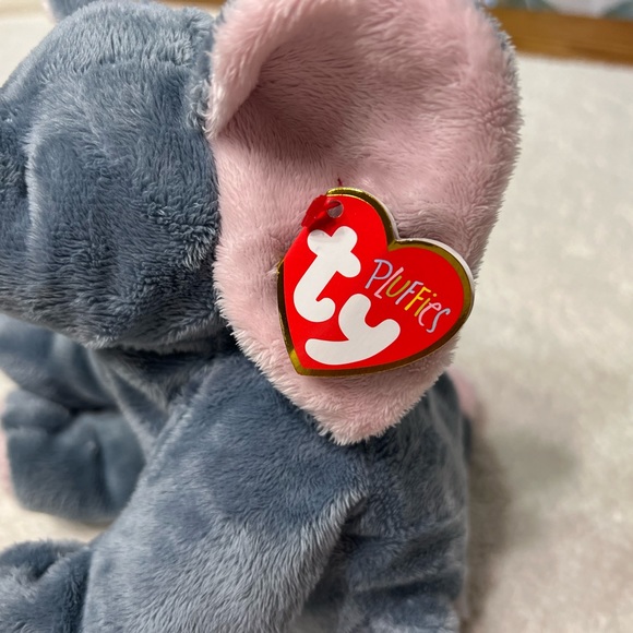 TY Pluffies - 2010 Winks the Grey Elephant - Picture 3 of 10
